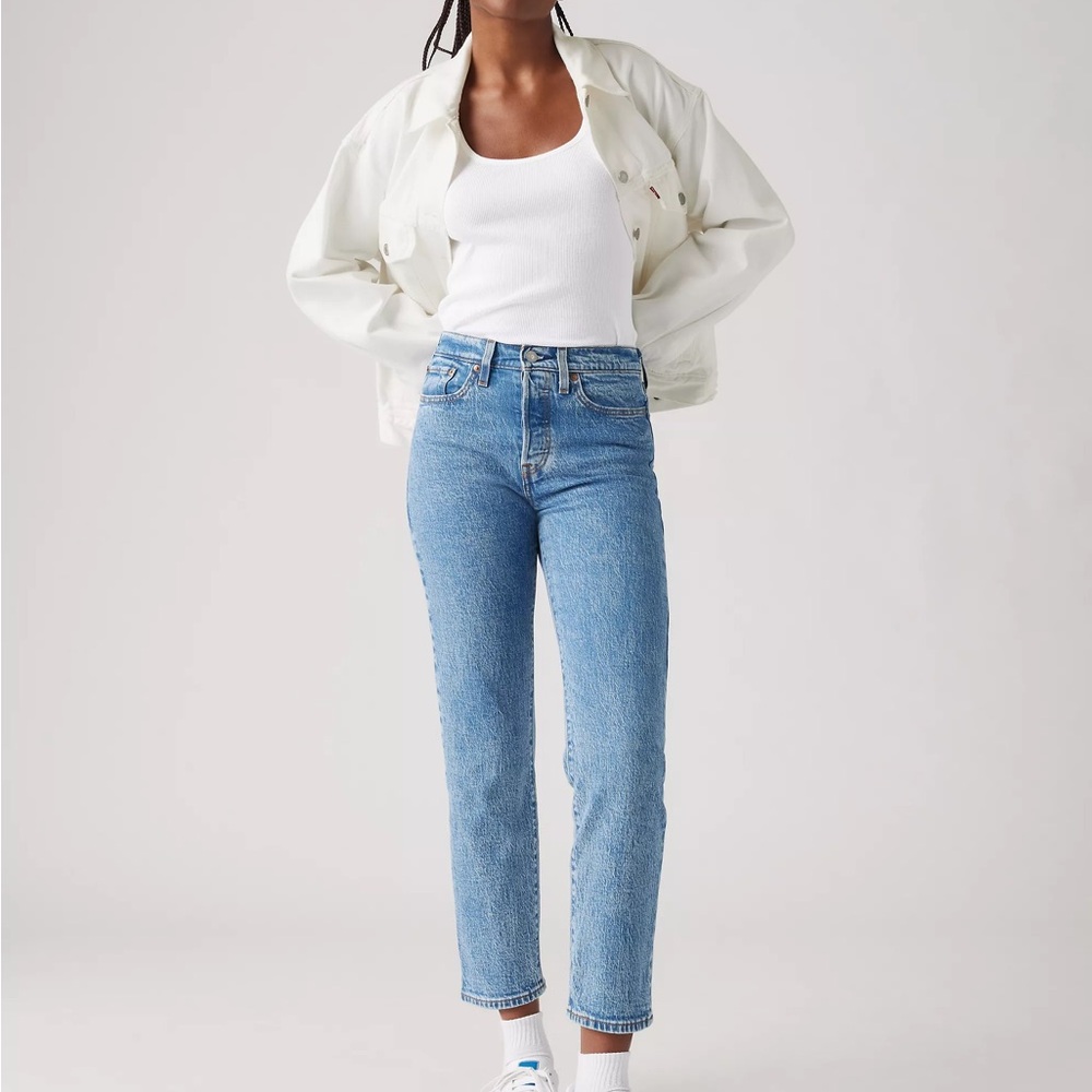 Levis wedgie cut